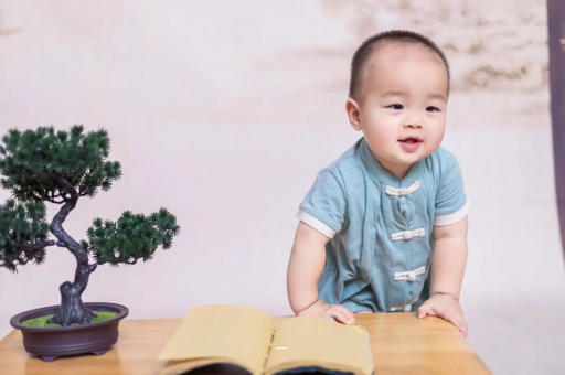 福安六个月宝宝摇头正常吗